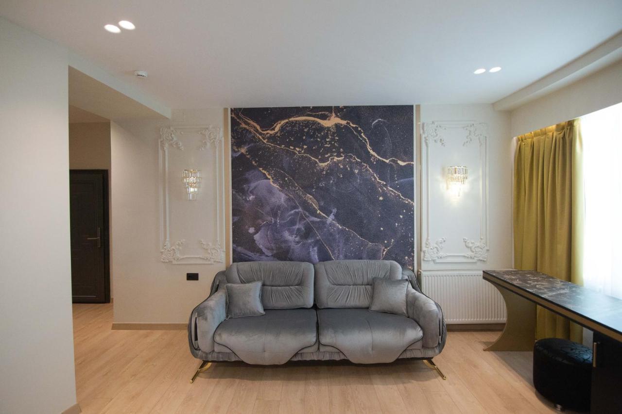 Sky View Hotel 코르처 외부 사진