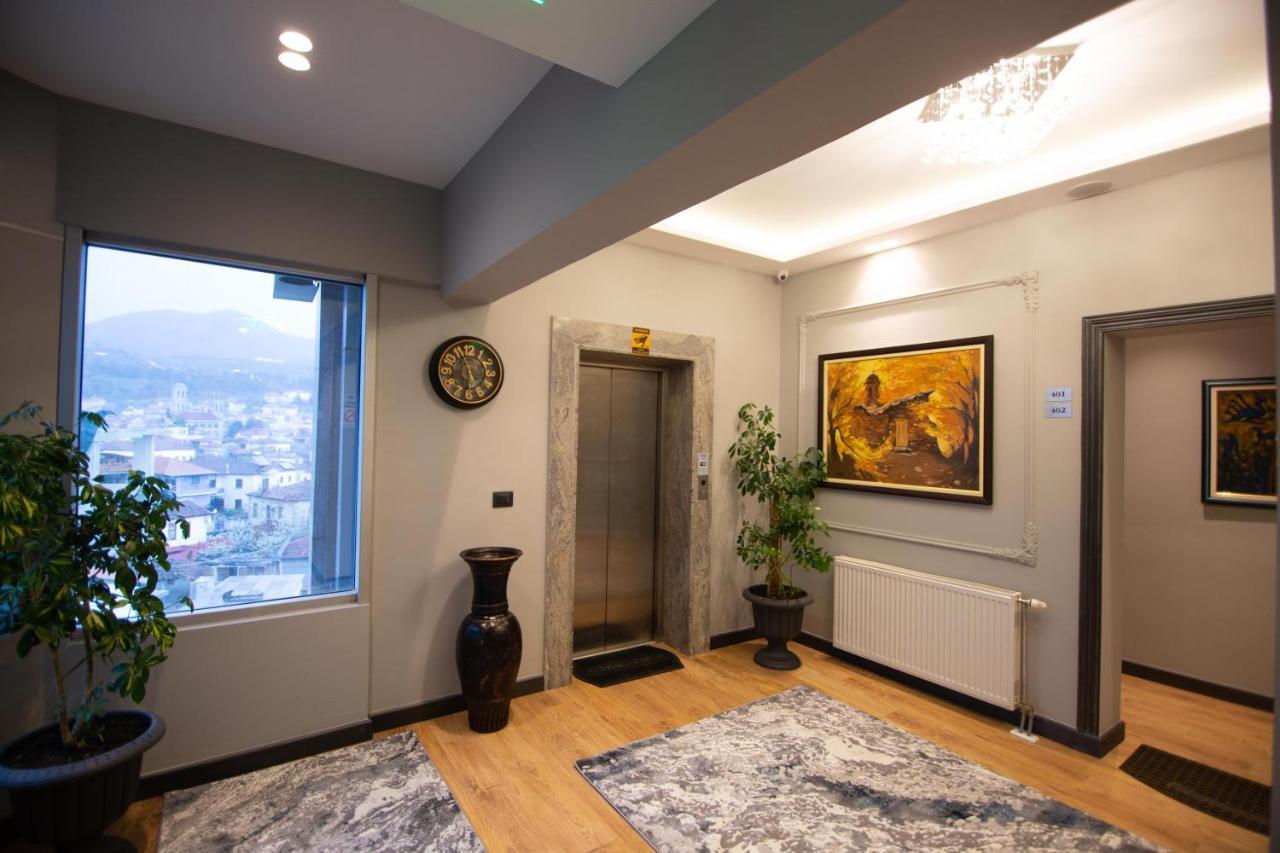 Sky View Hotel 코르처 외부 사진