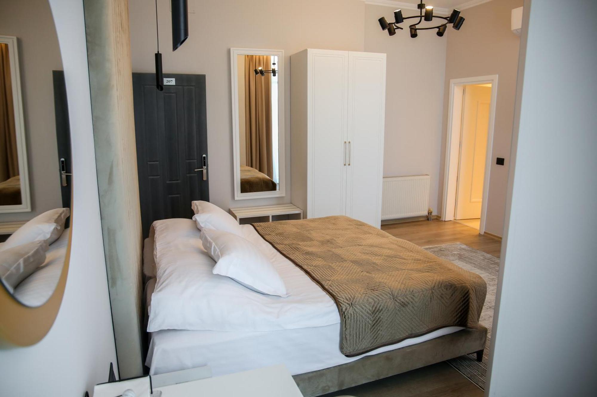 Sky View Hotel 코르처 외부 사진